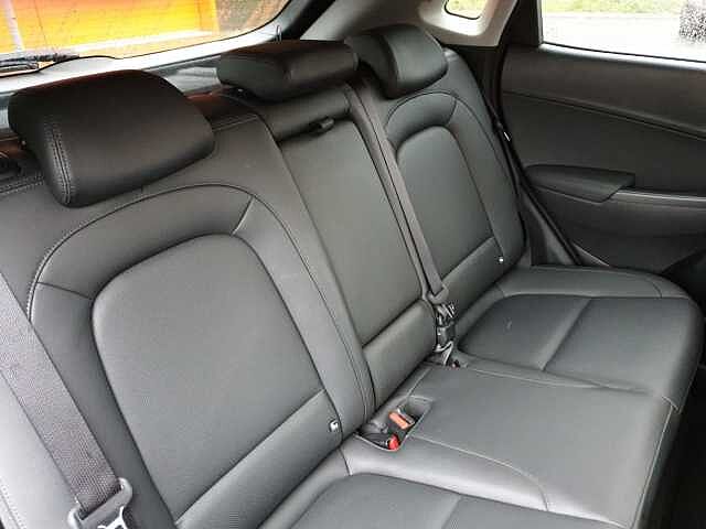 Hyundai KONA 1.6 GDi Hybrid Ultimate 5dr DCT Red