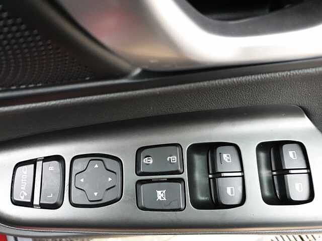 Hyundai KONA 1.6 GDi Hybrid Ultimate 5dr DCT Red