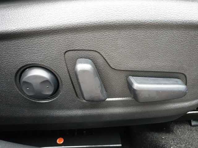 Hyundai KONA 1.6 GDi Hybrid Ultimate 5dr DCT Red