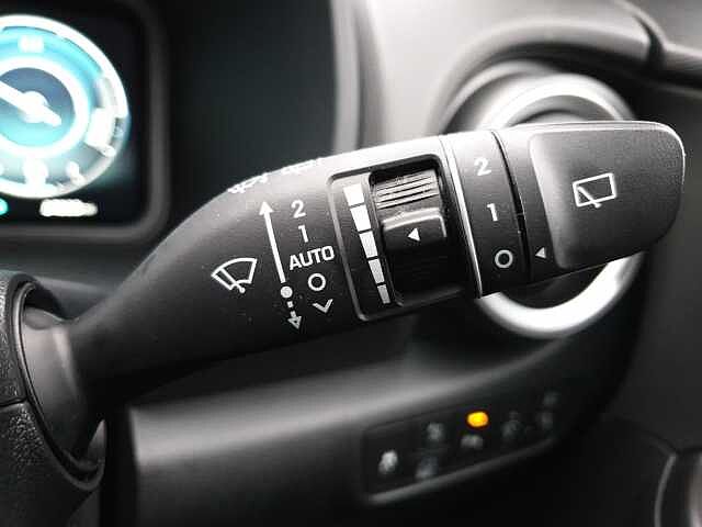 Hyundai KONA 1.6 GDi Hybrid Ultimate 5dr DCT Red