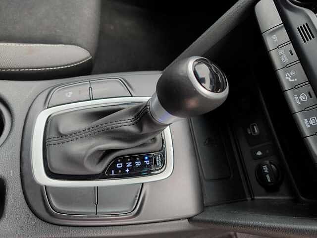 Hyundai KONA 1.6 GDi Hybrid Premium 5dr DCT
