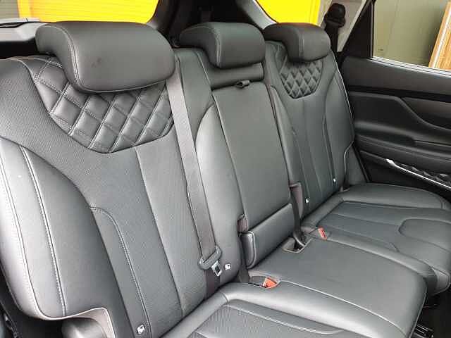 Hyundai SANTA FE 1.6 TGDi Hybrid Ultimate 5dr Auto White