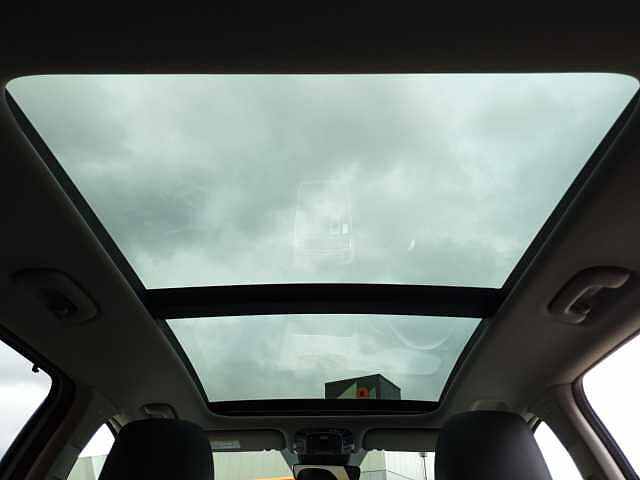 Hyundai SANTA FE 1.6 TGDi Hybrid Ultimate 5dr Auto White