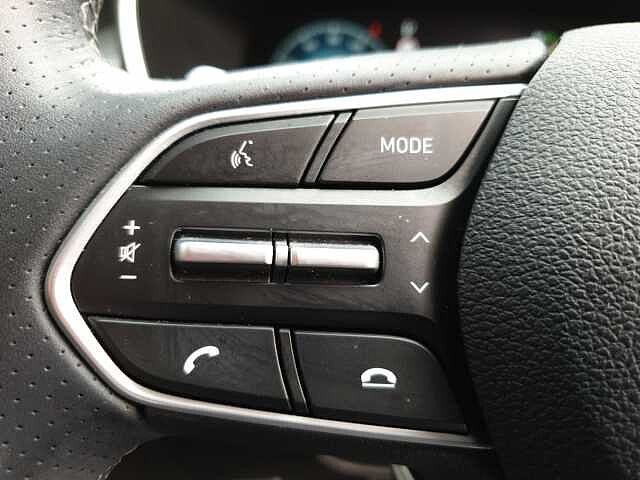 Hyundai SANTA FE 1.6 TGDi Hybrid Ultimate 5dr Auto White