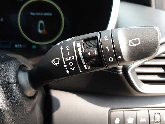 Hyundai SANTA FE 1.6 TGDi Hybrid Ultimate 5dr Auto White