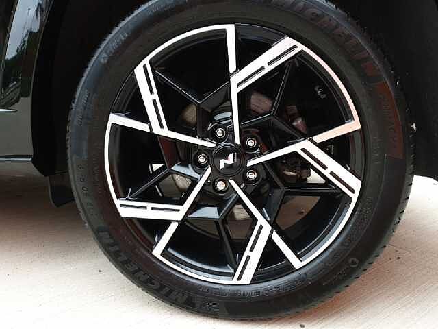 Hyundai TUCSON 1.6T Hybrid N Line S 5dr Auto Black