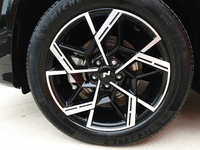 Hyundai TUCSON 1.6T Hybrid N Line S 5dr Auto Black