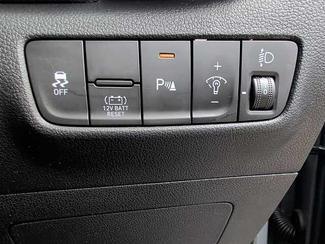 Hyundai KONA 1.6 GDi Hybrid Premium 5dr DCT