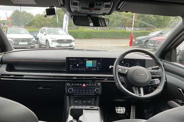 Hyundai TUCSON 1.6T Plug-in Hybrid N Line S 5dr Auto Engine Red