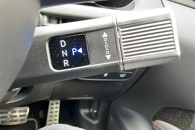 Hyundai TUCSON 1.6T Plug-in Hybrid N Line S 5dr Auto Engine Red