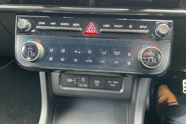 Hyundai TUCSON 1.6T Plug-in Hybrid N Line S 5dr Auto Engine Red