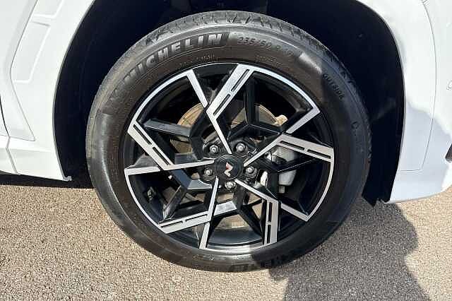 Hyundai TUCSON 1.6T Hybrid N Line S 5dr Auto Atlas White