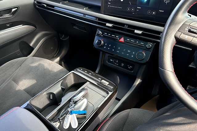 Hyundai TUCSON 1.6T Hybrid N Line S 5dr Auto Atlas White