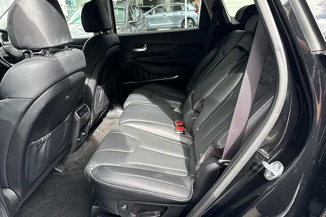 Hyundai SANTA FE 1.6 TGDi Hybrid Premium 5dr Auto Abyss Black