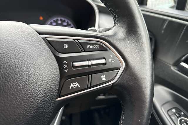 Hyundai SANTA FE 1.6 TGDi Hybrid Premium 5dr Auto Abyss Black