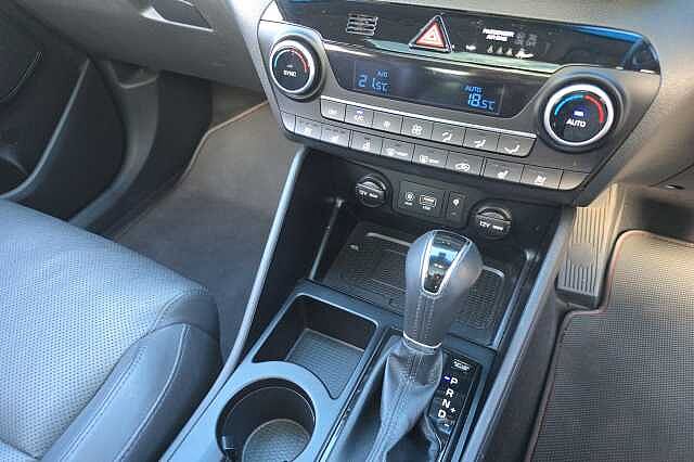 Hyundai TUCSON 2.0 CRDi 48V MHD Premium SE 5dr 4WD DCT Fiery Red