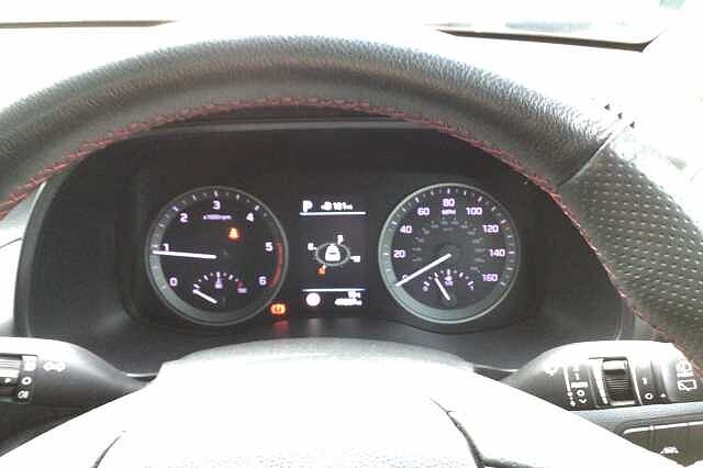 Hyundai TUCSON 1.6 CRDi 48V MHD 136 N Line 5dr 2WD DCT Fiery Red