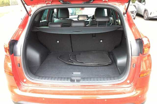 Hyundai TUCSON 1.6 CRDi 48V MHD 136 N Line 5dr 2WD DCT Fiery Red