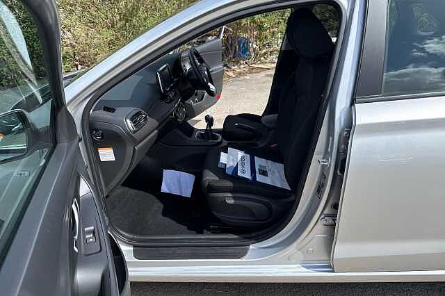 Hyundai i30 T-GDI SE CONNECT MHEV