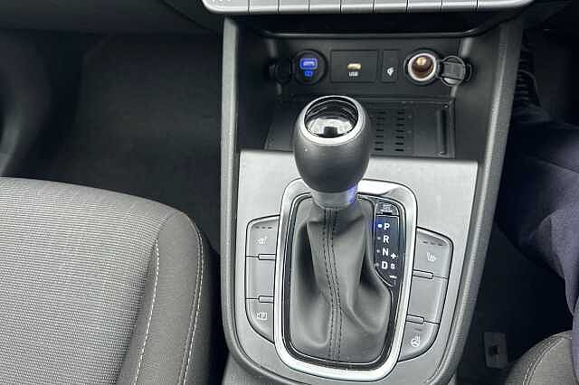 Hyundai KONA 1.6 GDi Hybrid Premium 5dr DCT Black