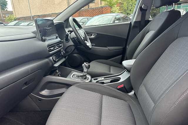 Hyundai KONA 1.6 GDi Hybrid Premium 5dr DCT Black