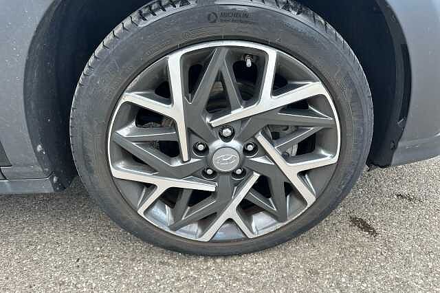 Hyundai KONA 1.6 GDi Hybrid Premium 5dr DCT Black