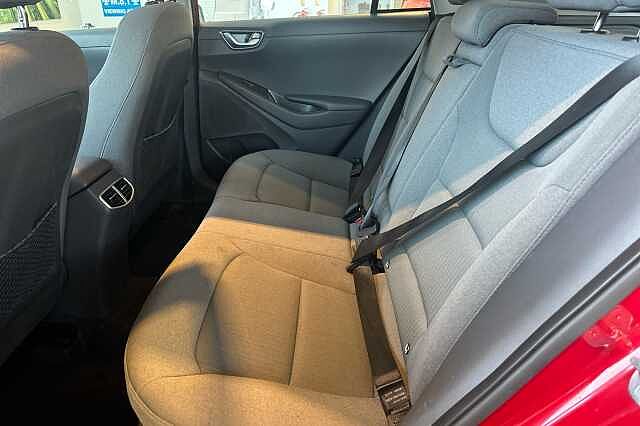 Hyundai IONIQ 1.6 GDi Hybrid Premium 5dr DCT Red