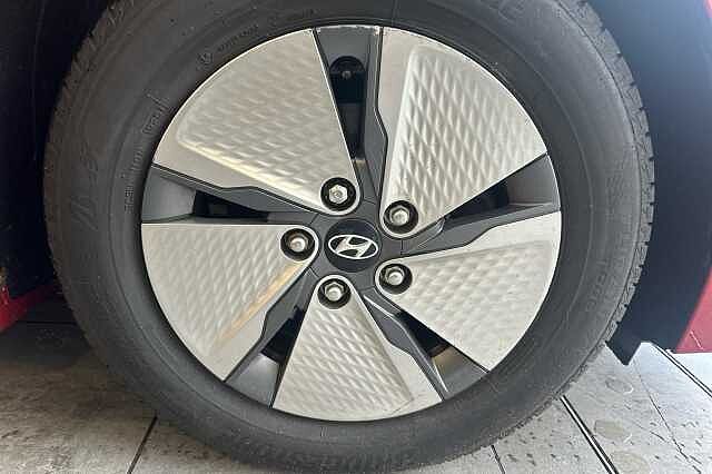 Hyundai IONIQ 1.6 GDi Hybrid Premium 5dr DCT Red