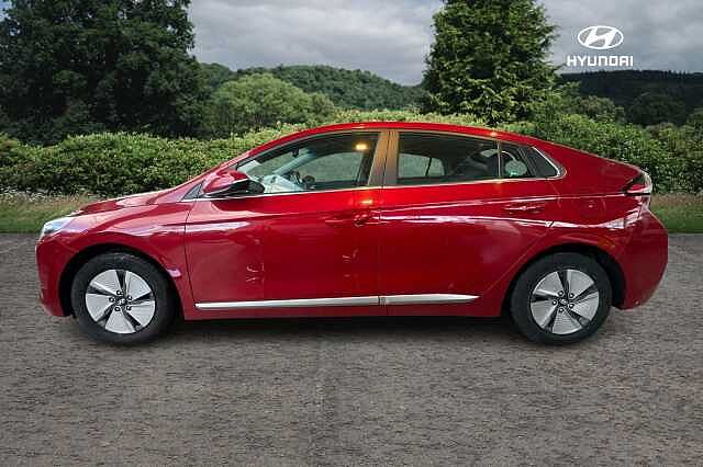 Hyundai IONIQ 1.6 GDi Hybrid Premium 5dr DCT Red