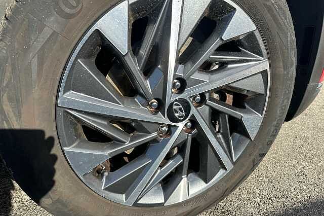 Hyundai TUCSON 1.6 TGDi 48V MHD Premium 5dr 2WD DCT Red