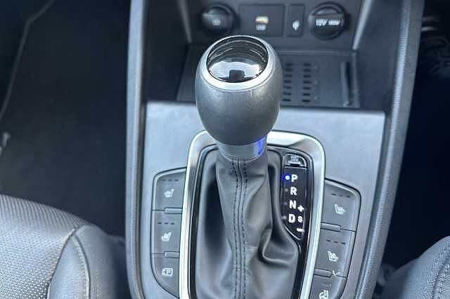 Hyundai KONA 1.6 GDi Hybrid Ultimate 5dr DCT Black