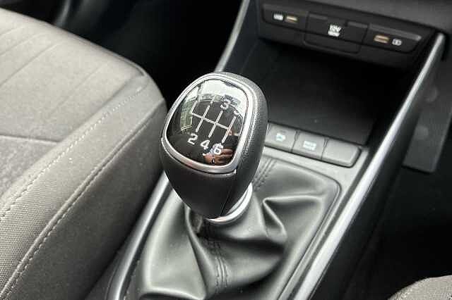 Hyundai BAYON T-GDI SE CONNECT MHEV Green