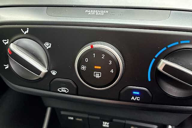 Hyundai BAYON T-GDI SE CONNECT MHEV Green