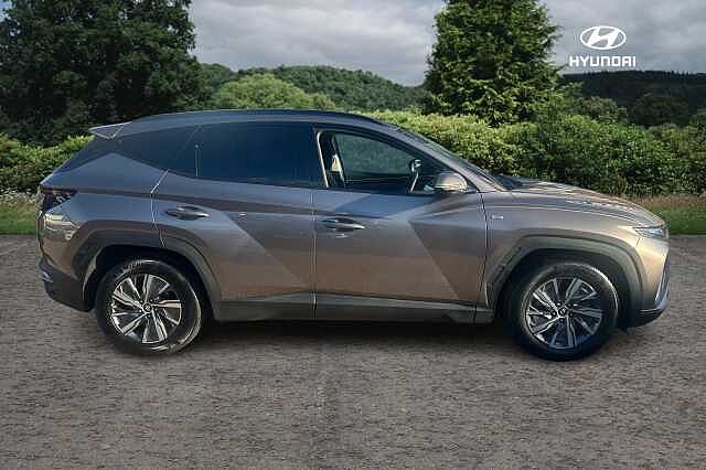 Hyundai TUCSON 1.6 TGDi 48V MHD SE Connect 5dr 2WD DCT Silky Bronze