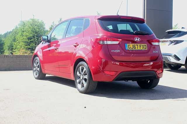 Hyundai IX20 1.4 Premium Blue Drive 5 Door Fiery Red