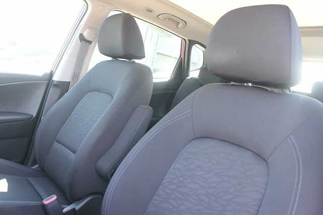Hyundai IX20 1.4 Premium Blue Drive 5 Door Fiery Red