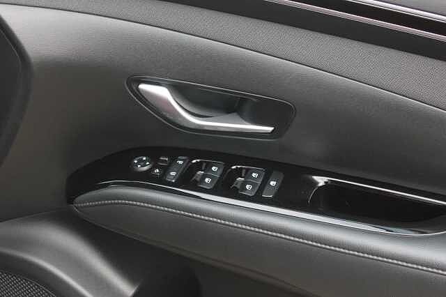Hyundai TUCSON 1.6 TGDi Plug-in Hybrid Premium 5dr 4WD Auto Sunset Red