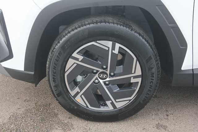 Hyundai TUCSON 1.6T Hybrid Advance 5dr Auto Atlas White