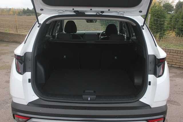 Hyundai TUCSON 1.6T Hybrid Advance 5dr Auto Atlas White
