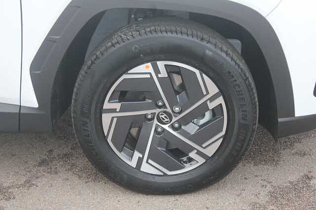 Hyundai TUCSON 1.6T Hybrid Advance 5dr Auto Atlas White