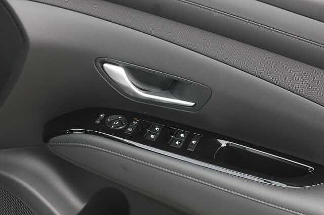 Hyundai TUCSON 1.6T Hybrid Advance 5dr Auto Atlas White