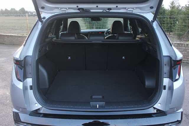 Hyundai TUCSON 1.6T Hybrid N Line 5dr Auto Shimmering Silver
