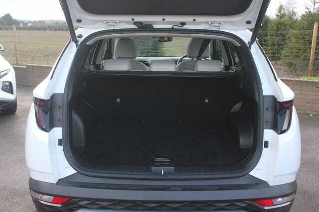 Hyundai TUCSON 1.6 TGDi Hybrid 230 Ultimate 5dr 2WD Auto Atlas White