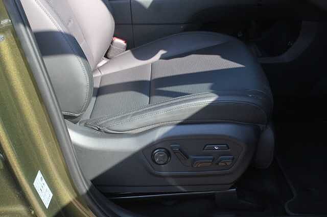 Hyundai SANTA FE 1.6 TGDi Hybrid Calligraphy 5dr Auto Olive Green