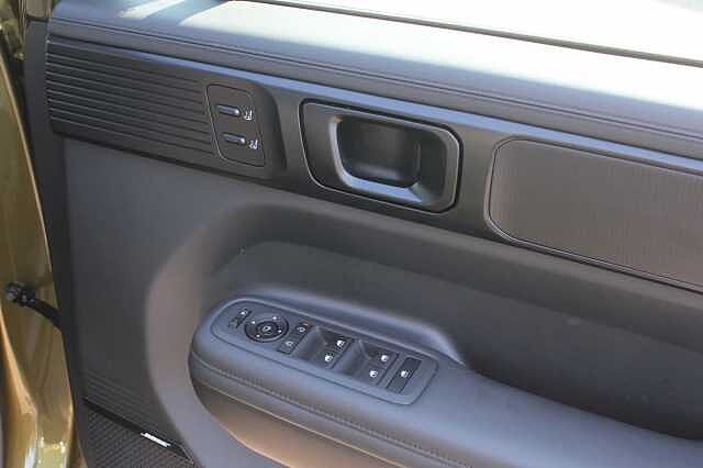 Hyundai SANTA FE 1.6 TGDi Hybrid Calligraphy 5dr Auto Olive Green