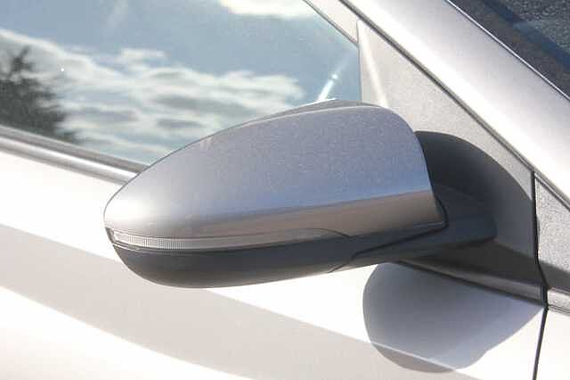 Hyundai I20 1.0T GDi 48V MHD SE Connect 5dr DCT Elemental Brass