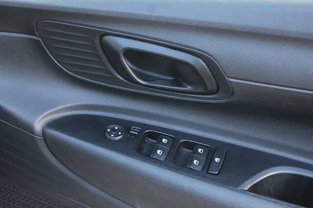 Hyundai I20 1.0T GDi 48V MHD SE Connect 5dr DCT Elemental Brass