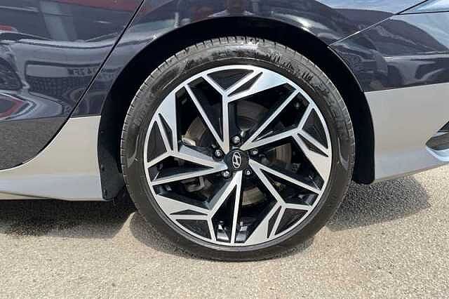 Hyundai IONIQ 6 77.4kWh Premium Saloon 4dr Electric Auto AWD (325 ps) Blue