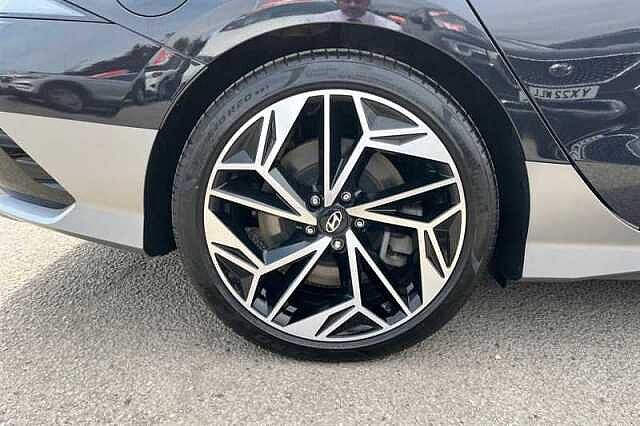 Hyundai IONIQ 6 77.4kWh Premium Saloon 4dr Electric Auto AWD (325 ps) Blue