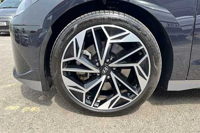 Hyundai IONIQ 6 77.4kWh Premium Saloon 4dr Electric Auto AWD (325 ps) Blue